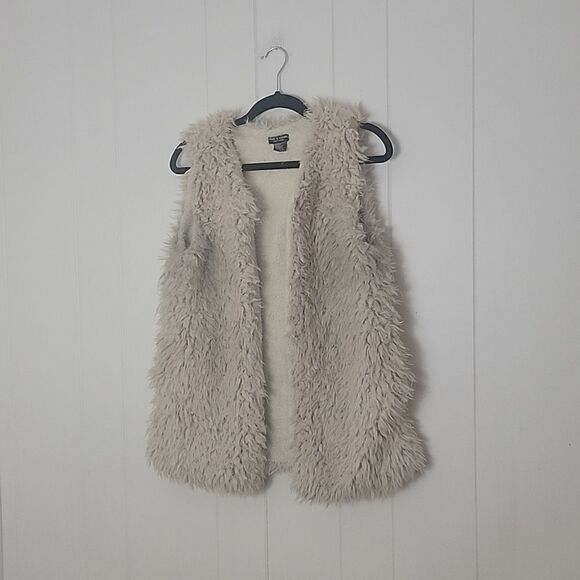 Fur vest  - Picture 1 of 4